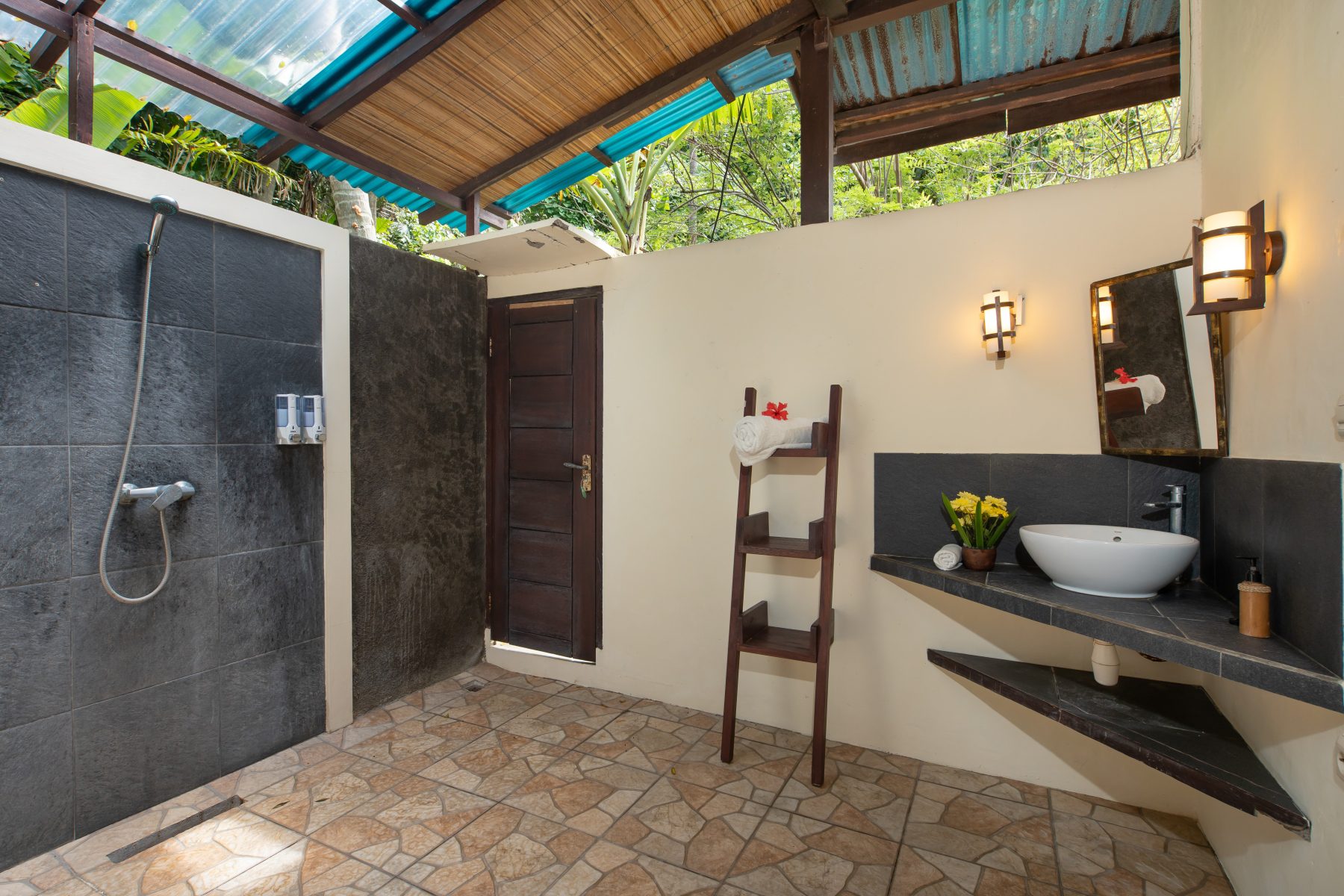 Murex-Bangka-Ocean-Front-Cottage-Bathroom