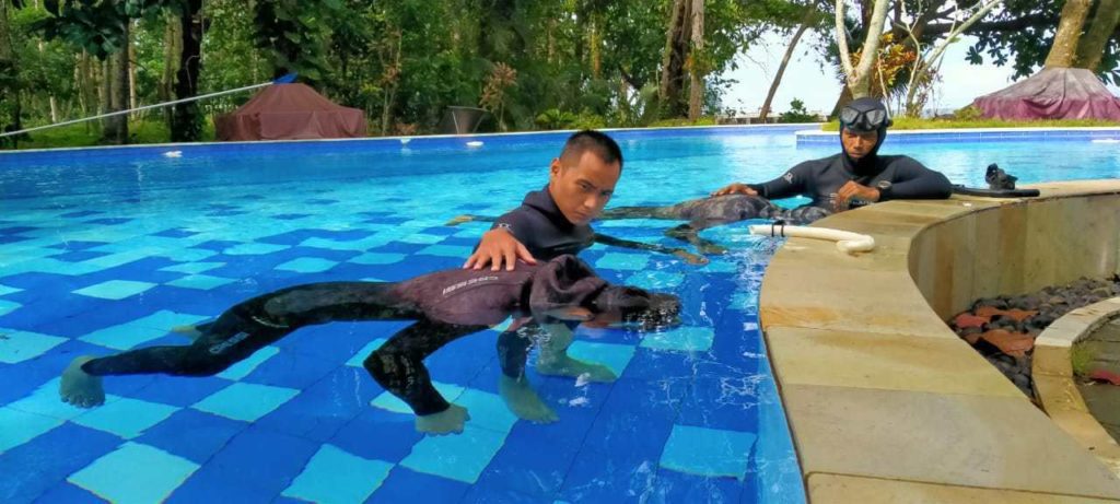 AIDA Freediver training in the pool at Murex Manado