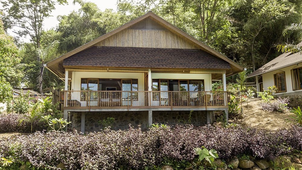 Hillside Cottage Murex Bangka powered by Solar Panels