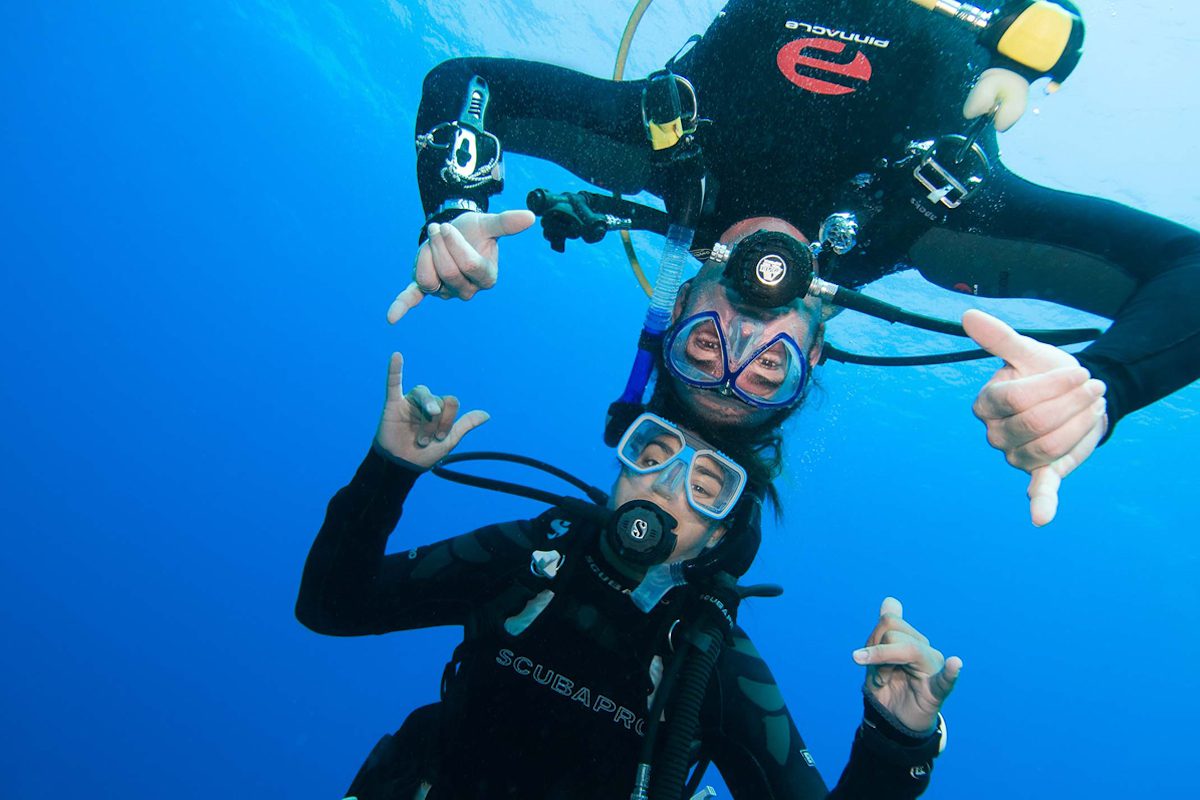 Scuba Diving Tips: dive with a buddy